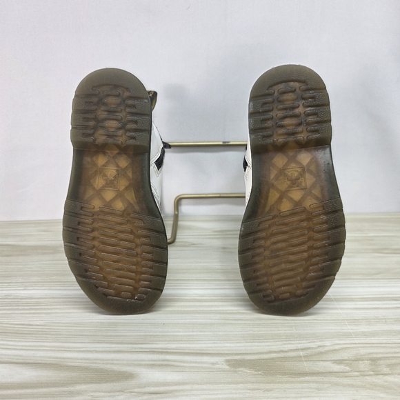 Dr. Martens Kids White Boots - Picture 7 of 8